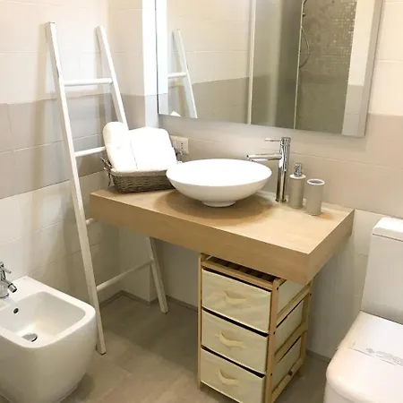 With 2 Bedrooms In With Furnished Balcony And Wifi 2 Km From The Beach Apartment